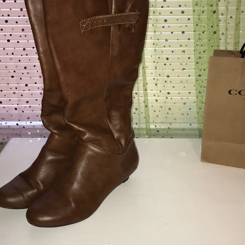 Great Condition Stylish Fall Boots 9.5